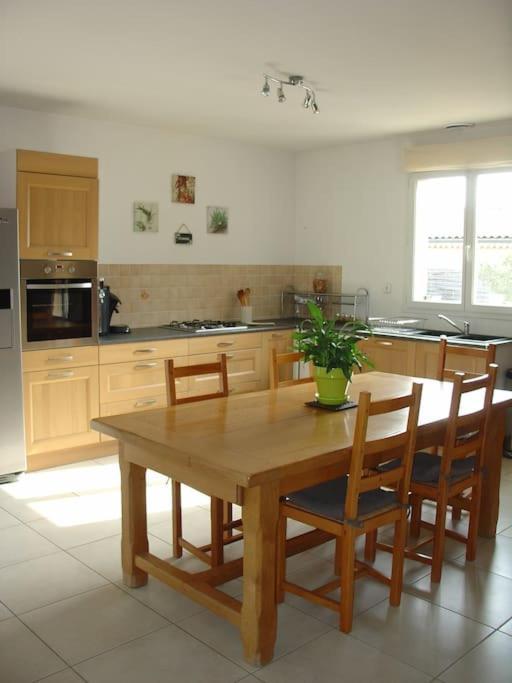 Holiday home Agreable Maison Entre Riviere Et Centre Du Village Avec Piscine